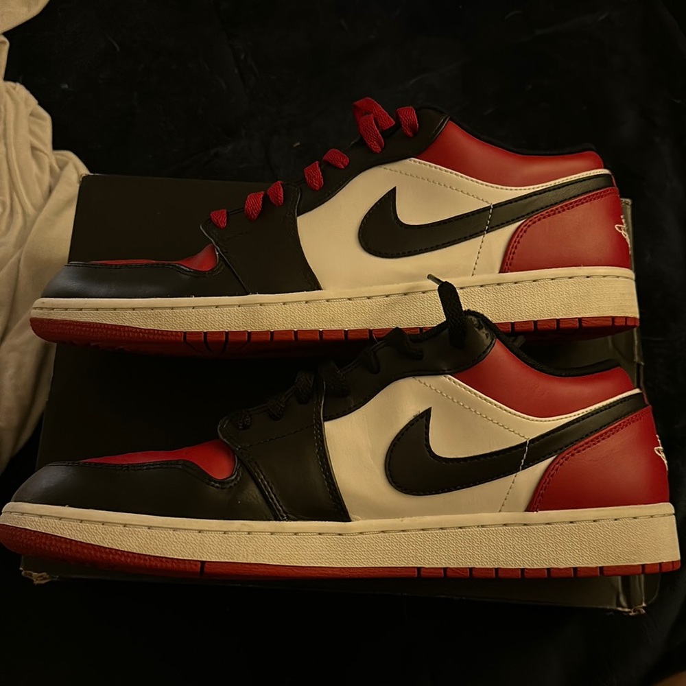 NIKE AIR JORDAN RETRO 1 LOW BRED TOE SIZE 13
